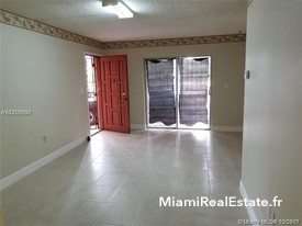 LA BAHIA CONDOMINIUMS