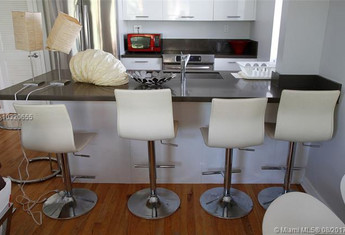 For sale in THE LEXINGTON EUCLID COND