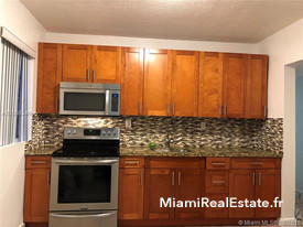 38 54 41 BRICKELLS RIVERV