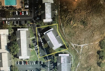 For sale in CARMEL LAKES CONDO