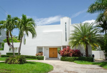 For sale in TROPICAL ISLE HOMES SUB 1