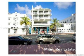 THE STRAND ON OCEAN DRIVE