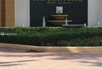 For sale in THE YACHT CLUB AT AVENTUR