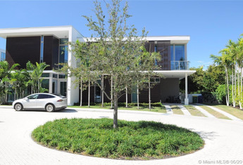 For sale in OCEANA KEY BISCAYNE CONDO