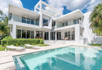 For sale in TROPICAL ISLE HOMES SUB 4