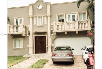 For sale in 38-39 54 41 HOLLEMAN PARK